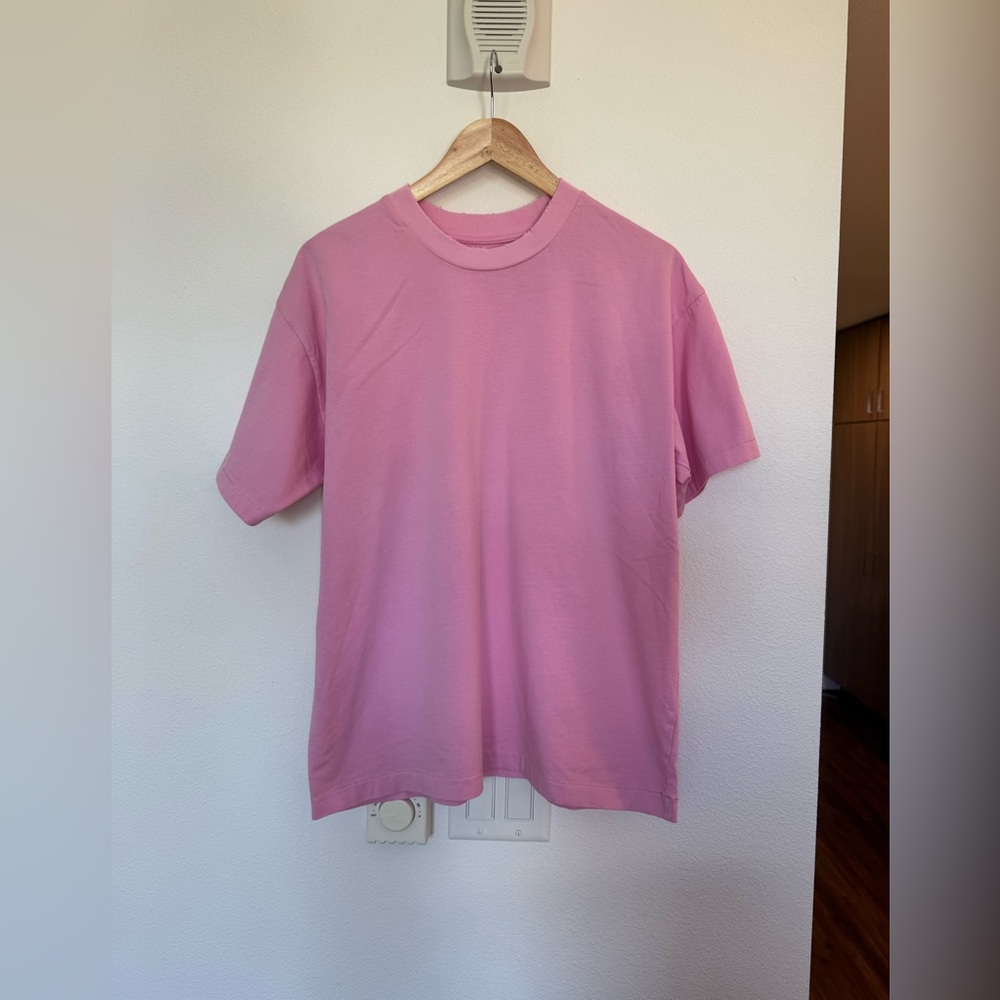 Elwood 100% organic cotton distressed pink crewneck